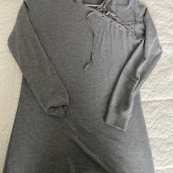 Simple grey dress - Picture 2 of 3